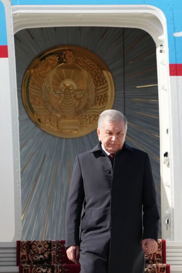 Прилет президента Республики Узбекистан Шавката Мирзиёева в Москву для участия в праздновании 80-летия Победы