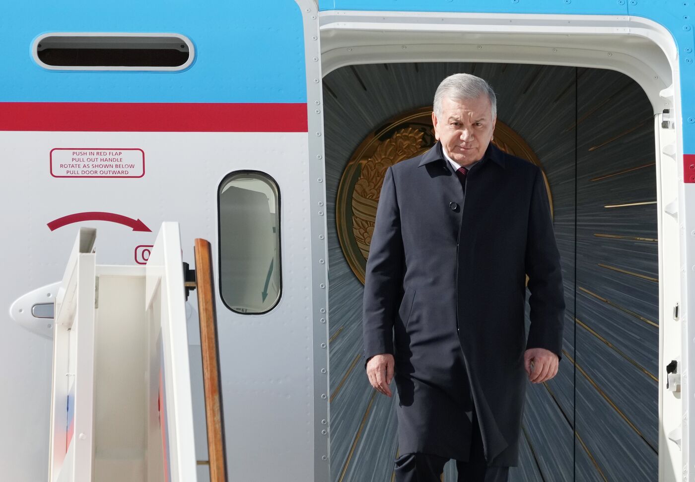 Прилет президента Республики Узбекистан Шавката Мирзиёева в Москву для участия в праздновании 80-летия Победы