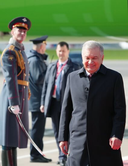 Прилет президента Республики Узбекистан Шавката Мирзиёева в Москву для участия в праздновании 80-летия Победы