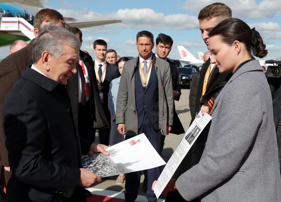 Прилет президента Республики Узбекистан Шавката Мирзиёева в Москву для участия в праздновании 80-летия Победы