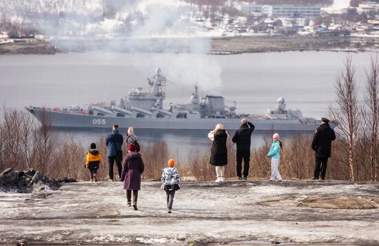 Город-герой Мурманск. Место: Россия, Мурманск. Автор: Дмитрий Дубов/РИА Новости. Город-герой Мурманск