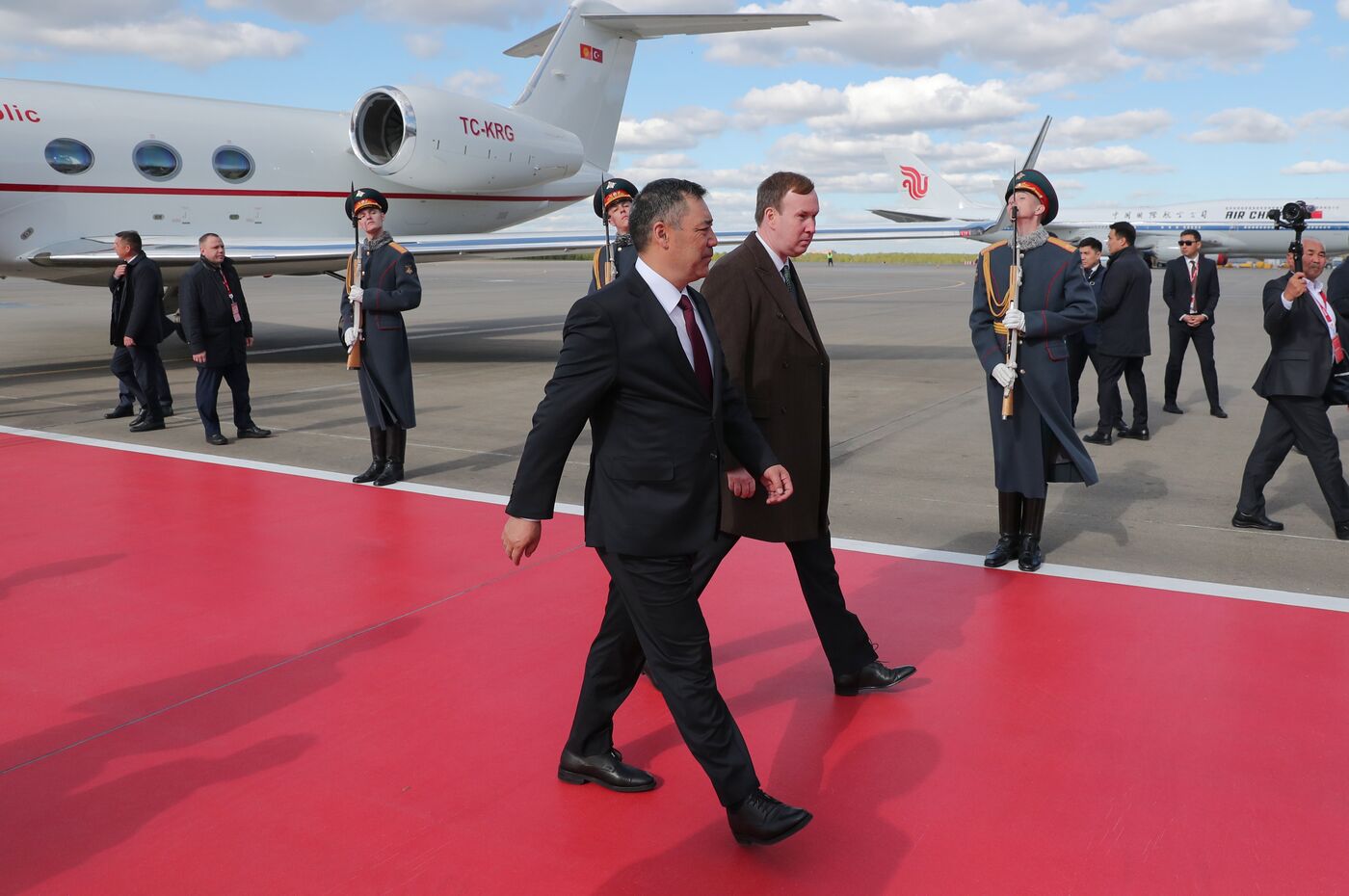 Прилет президента Киргизии Садыра Жапарова в Москву для участия в праздновании 80-летия Победы