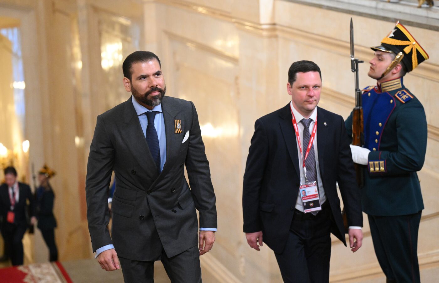 Прибытие глав иностранных делегаций в Кремль на праздничный концерт