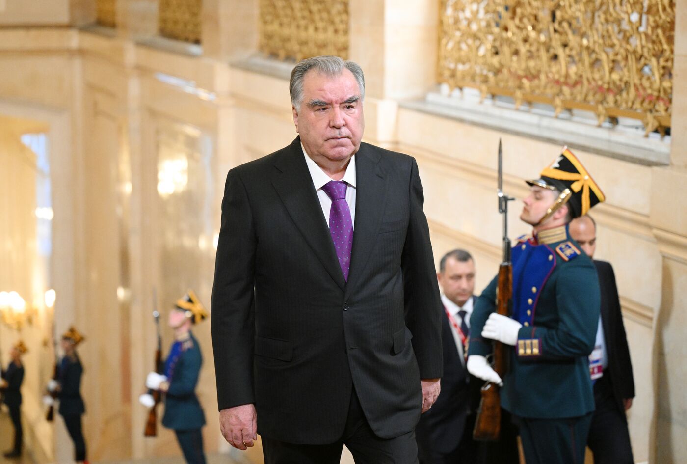 Прибытие глав иностранных делегаций в Кремль на праздничный концерт