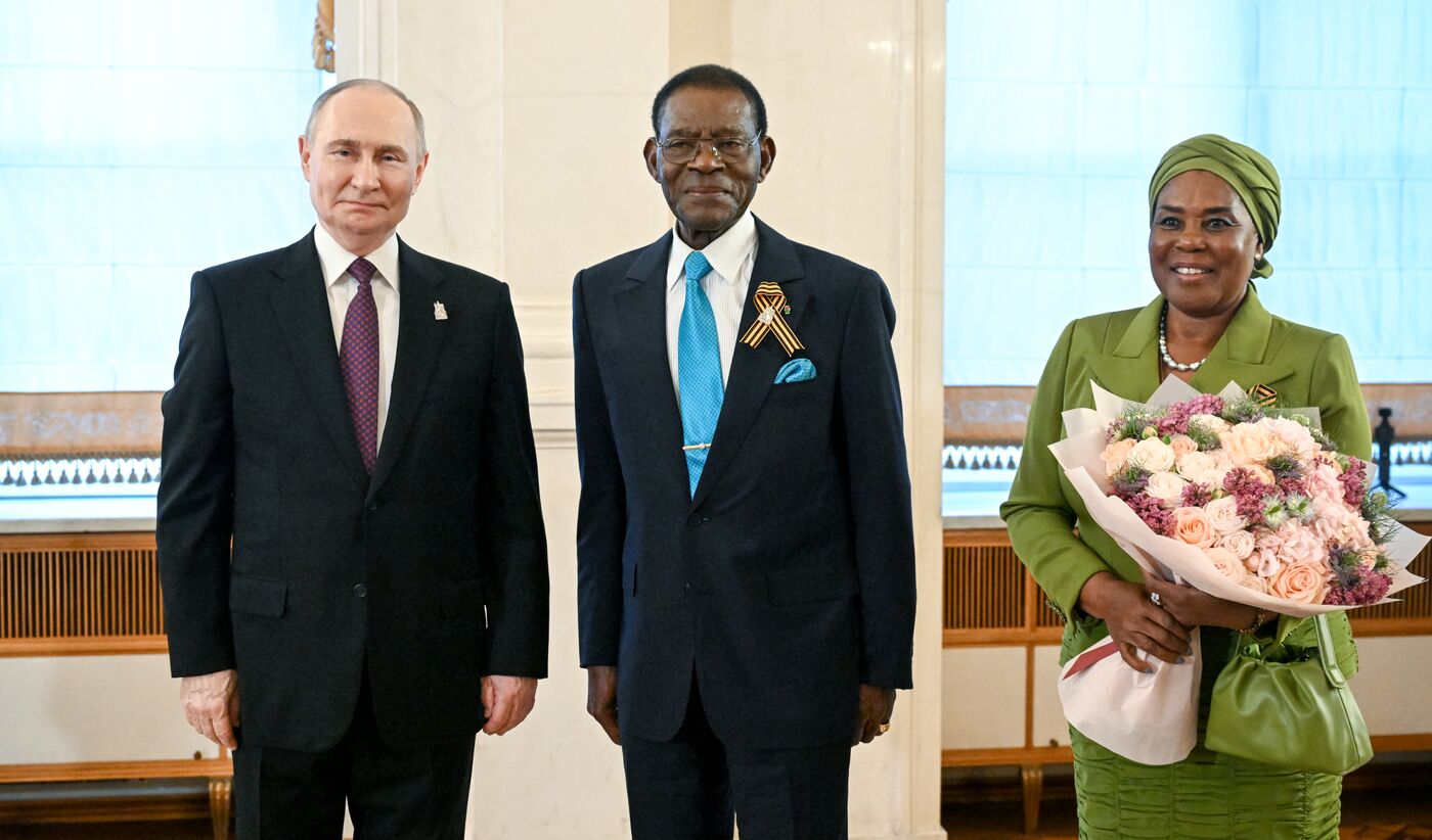 Прибытие глав иностранных делегаций в Кремль на праздничный концерт