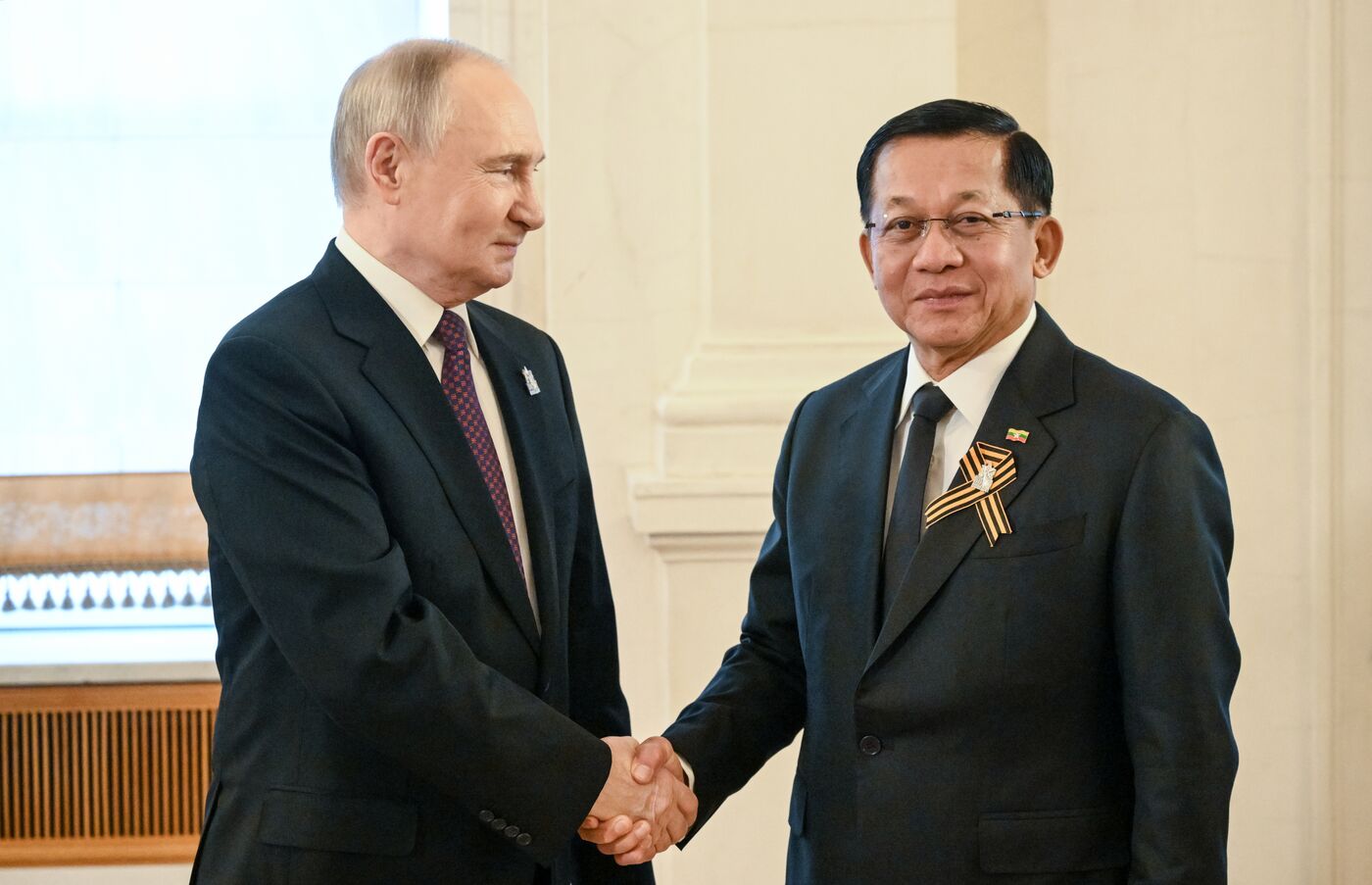 Прибытие глав иностранных делегаций в Кремль на праздничный концерт