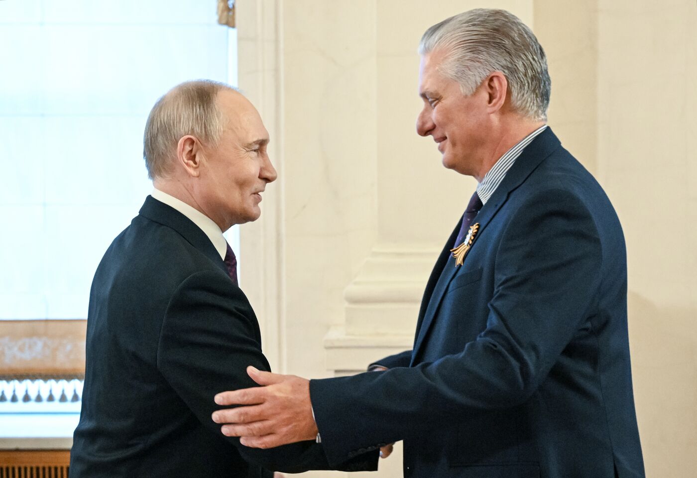 Прибытие глав иностранных делегаций в Кремль на праздничный концерт