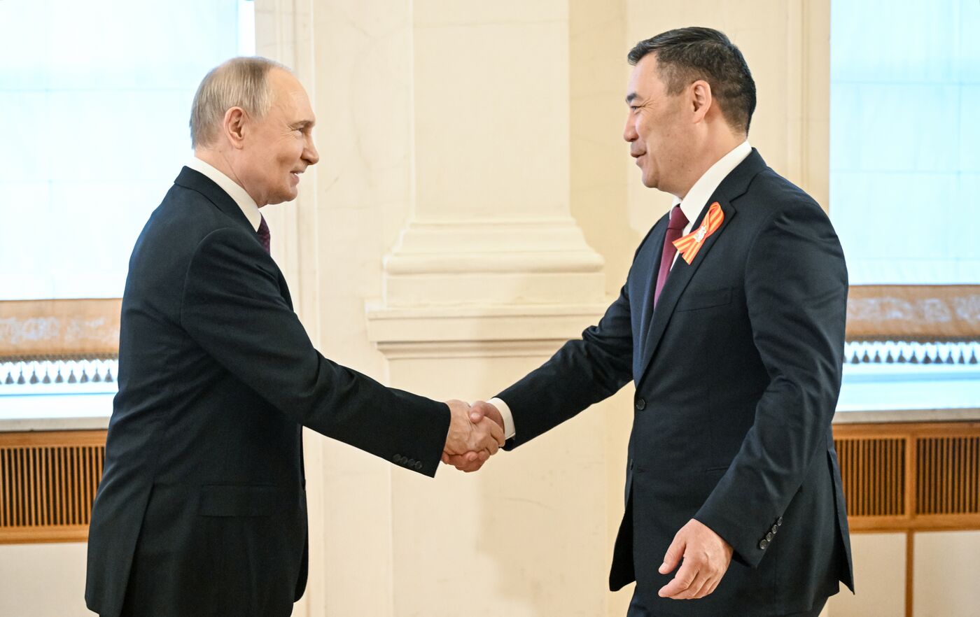 Прибытие глав иностранных делегаций в Кремль на праздничный концерт