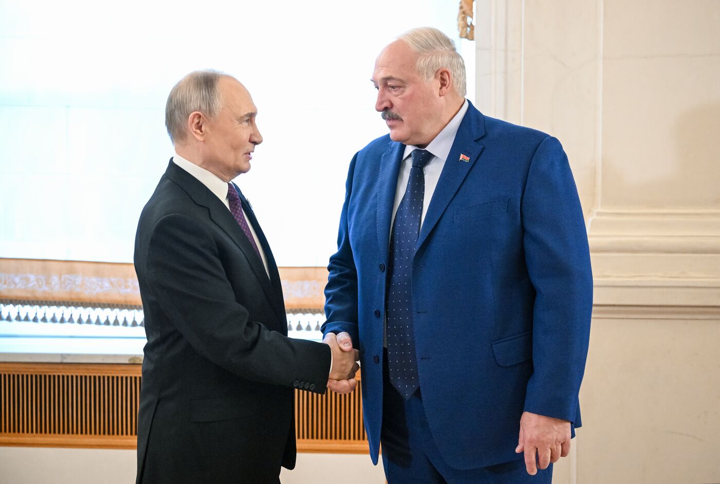 Прибытие глав иностранных делегаций в Кремль на праздничный концерт