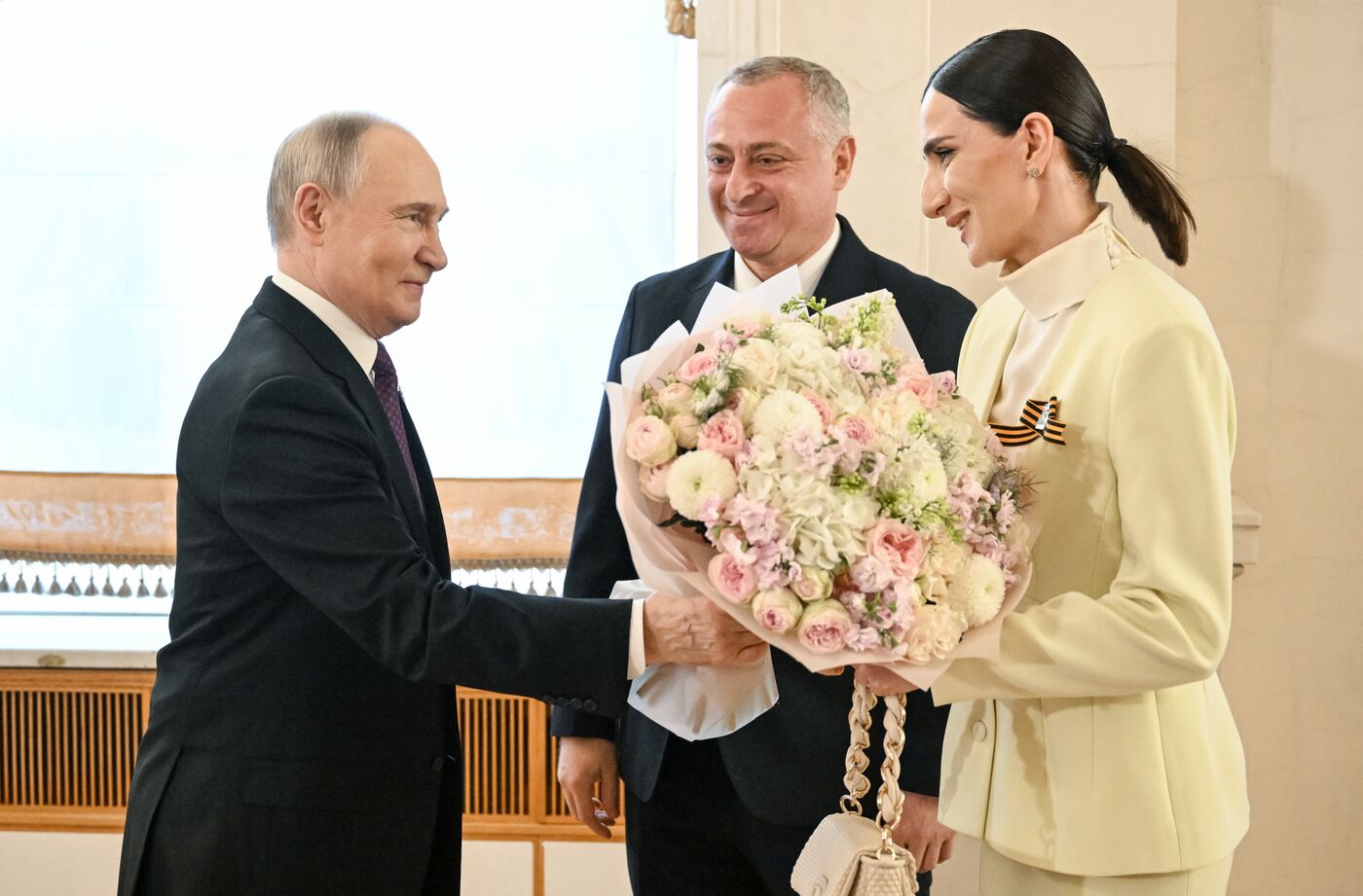 Прибытие глав иностранных делегаций в Кремль на праздничный концерт