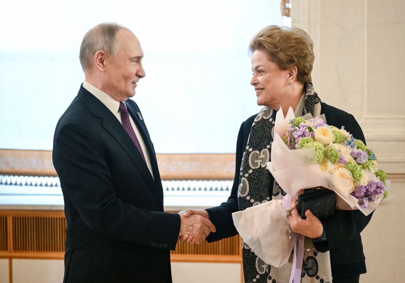 Прибытие глав иностранных делегаций в Кремль на праздничный концерт
