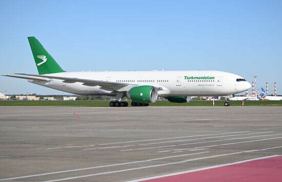 Прилет президента Туркменистана Сердара Бердымухамедова в Москву для участия в праздновании 80-летия Победы