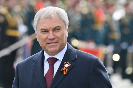 Председатель Государственной Думы РФ Вячеслав Володин на Красной площади в Москве перед началом военного парада, посвященного 80-летию Победы в Великой Отечественной войне. Место: Россия, Москва. Автор: Илья Питалев/РИА Новости. Официальные лица на военном параде в честь 80-летия Победы
