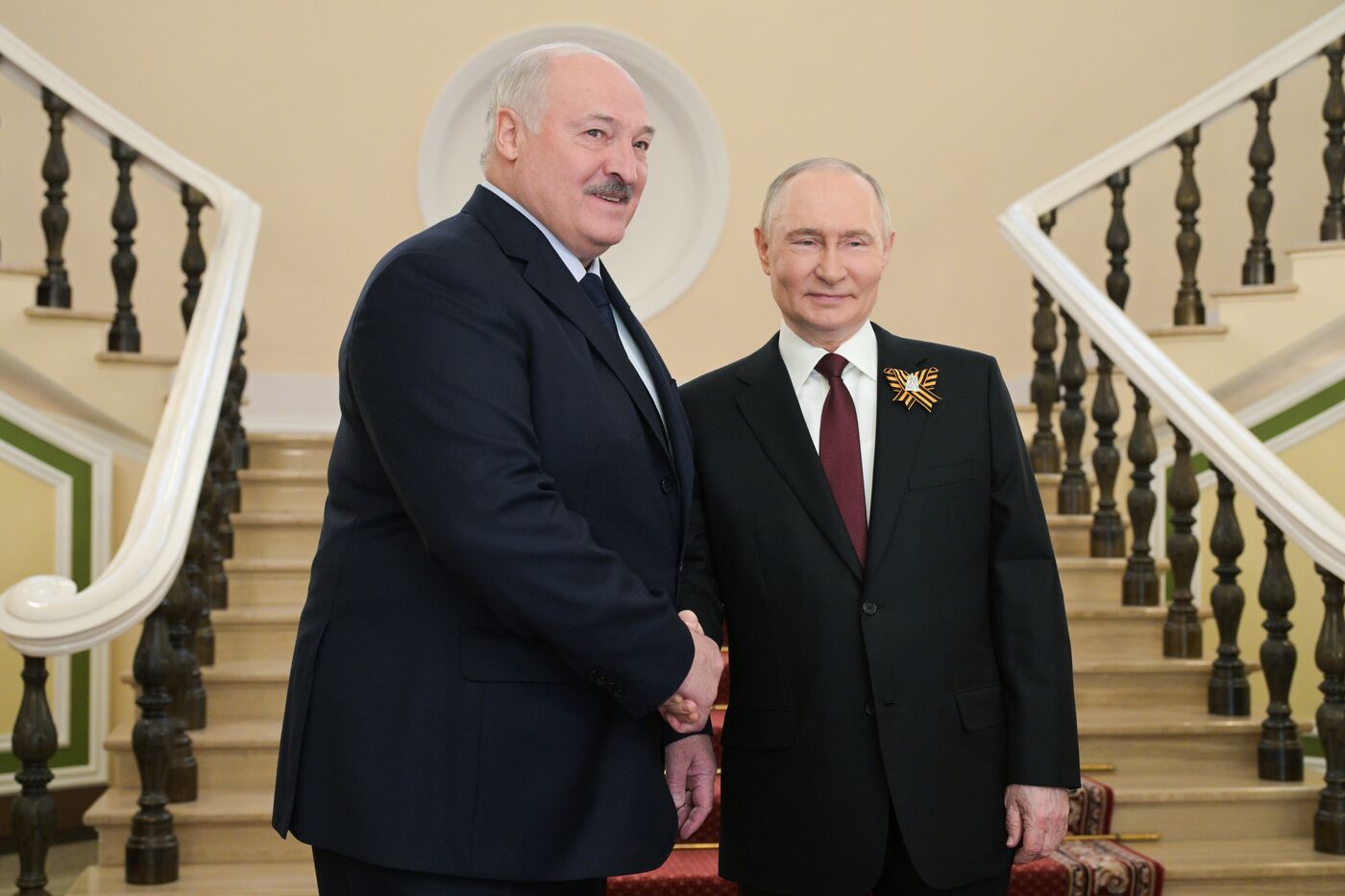 Встреча президента РФ В. Путина и иностранных лидеров