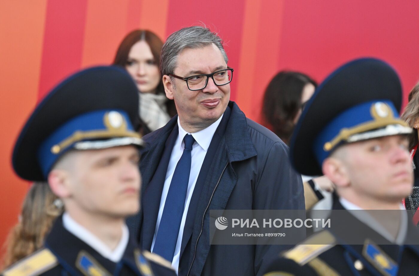 Президент РФ В. Путин и иностранные лидеры на военном параде в честь 80-летия Победы