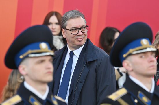 Президент РФ В. Путин и иностранные лидеры на военном параде в честь 80-летия Победы 