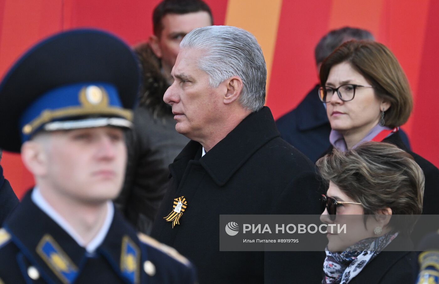 Президент РФ В. Путин и иностранные лидеры на военном параде в честь 80-летия Победы 