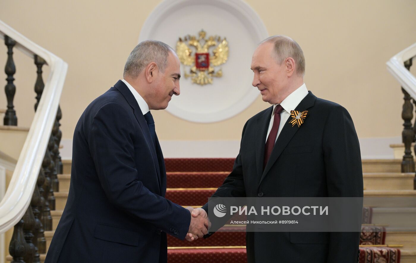 Встреча президента РФ В. Путина и иностранных лидеров