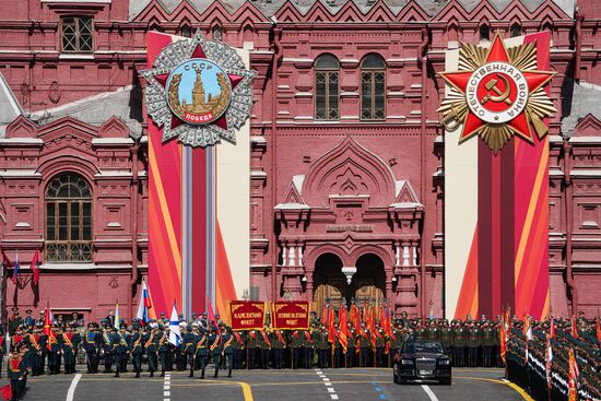 Парадные расчеты на Красной площади в Москве на военном параде, посвященном 80-летию Победы в Великой Отечественной войне. Место: Россия, Москва. Автор: Александр Вильф/РИА Новости. Москва. Военный парад, посвященный 80-летию Победы в Великой Отечественной войне