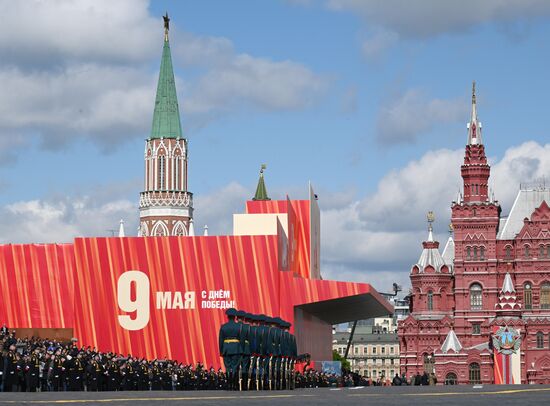 Военнослужащие роты почетного караула на Красной площади в Москве на военном параде, посвященном 80-летию Победы в Великой Отечественной войне. Место: Россия, Москва. Автор: Рамиль Ситдиков/РИА Новости. Москва. Военный парад, посвященный 80-летию Победы в Великой Отечественной войне