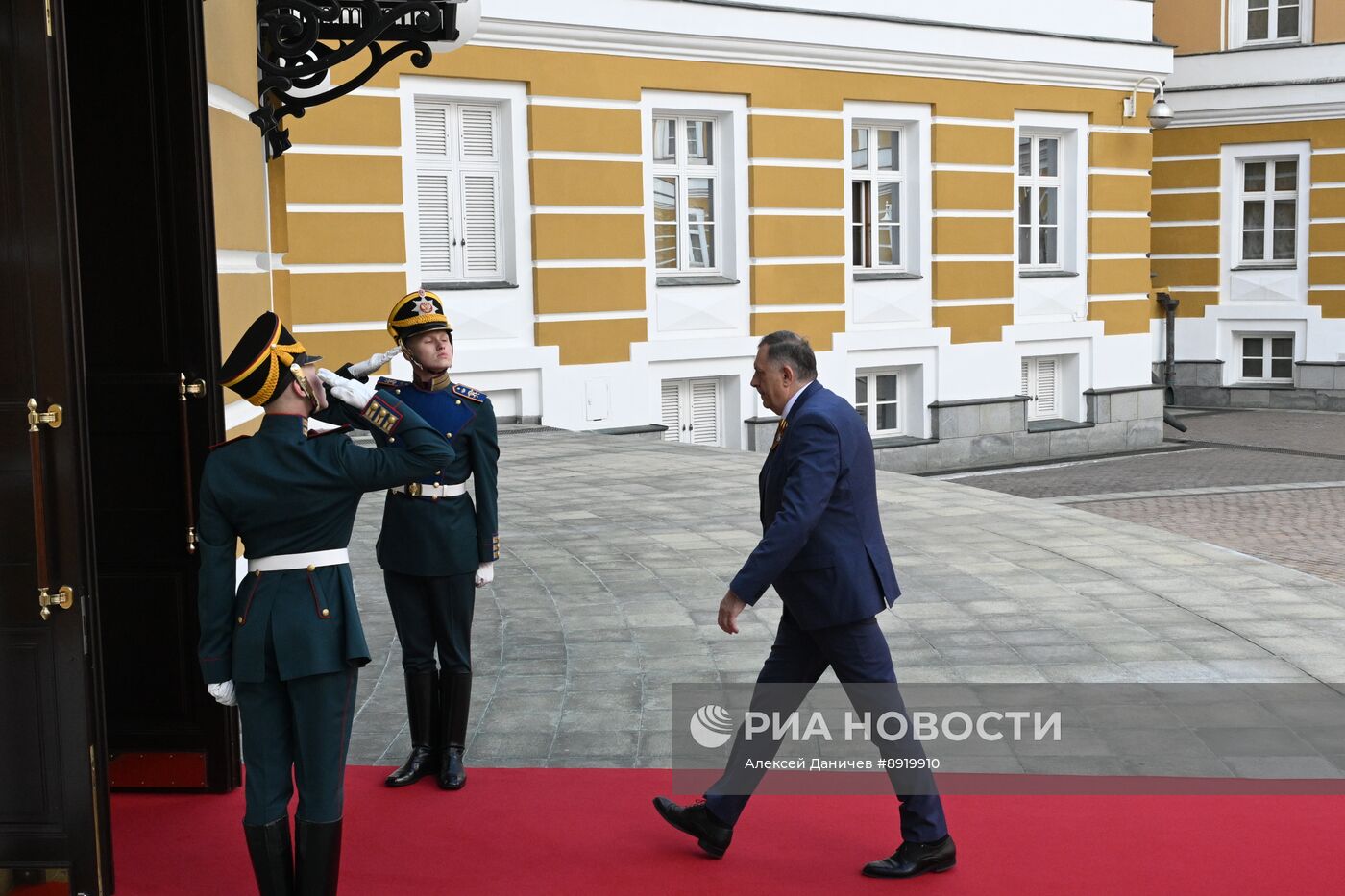 Встреча президента РФ В. Путина и иностранных лидеров