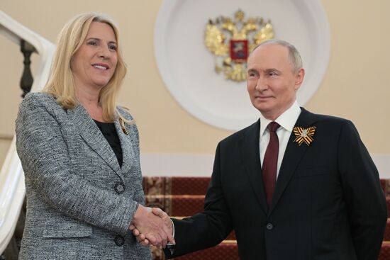 Президент РФ Владимир Путин и председатель Президиума Боснии и Герцеговины Желька Цвиянович во время встречи в Кремле перед военным парадом, посвященном 80-летию Победы. 9 мая Россия отмечает 80-летие Победы в Великой Отечественной войне 1941-1945 годов. Место: Россия, Москва. Автор: Алексей Никольский/РИА Новости. Встреча президента РФ В. Путина и иностранных лидеров
