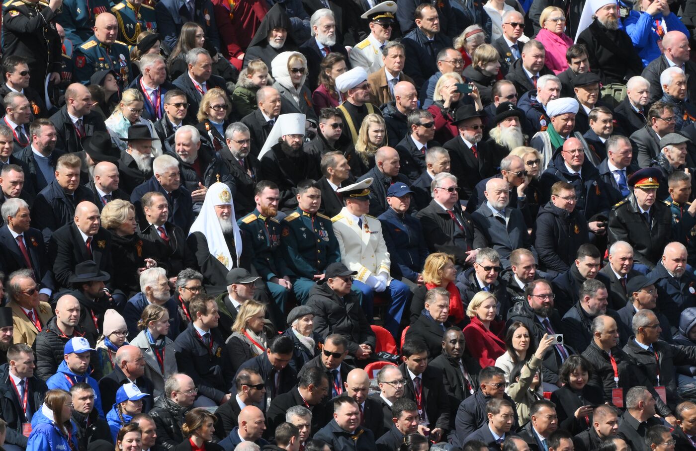 Официальные лица на военном параде в честь 80-летия Победы 