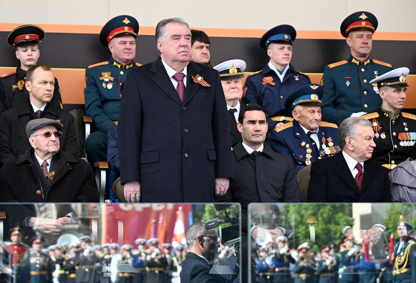 Президент РФ В. Путин и иностранные лидеры на военном параде в честь 80-летия Победы