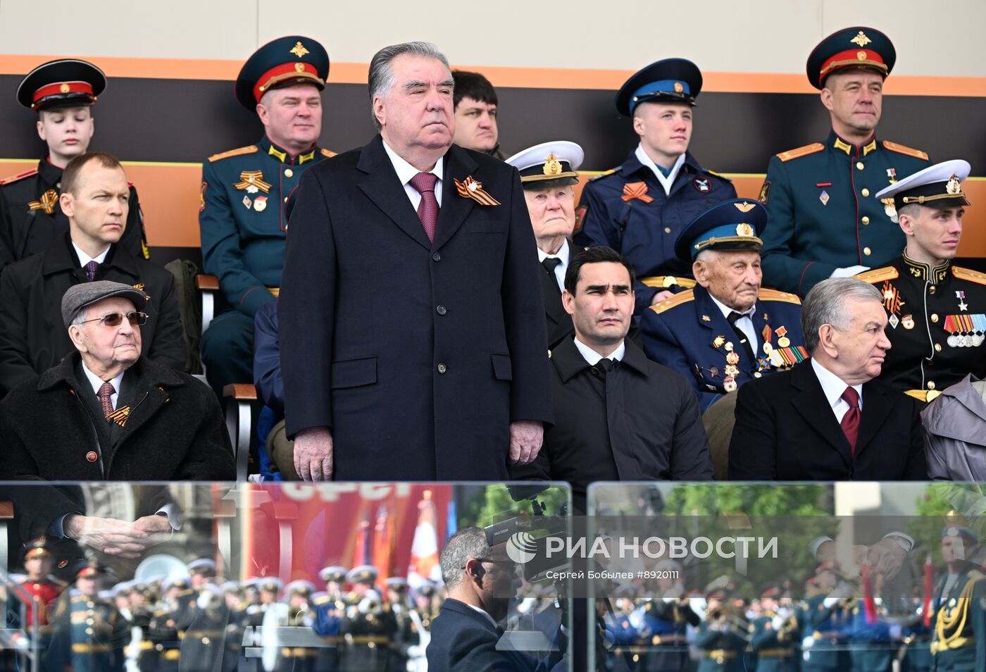 Президент РФ В. Путин и иностранные лидеры на военном параде в честь 80-летия Победы