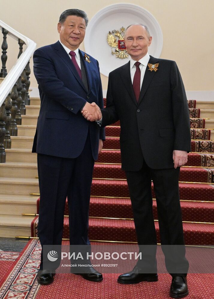 Встреча президента РФ В. Путина и иностранных лидеров