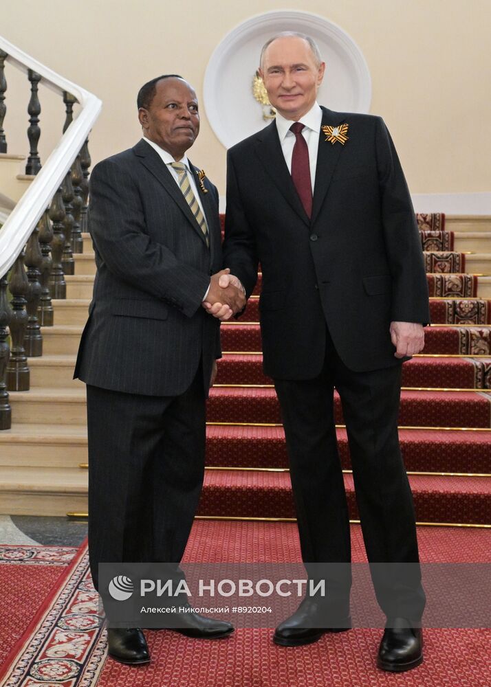 Встреча президента РФ В. Путина и иностранных лидеров