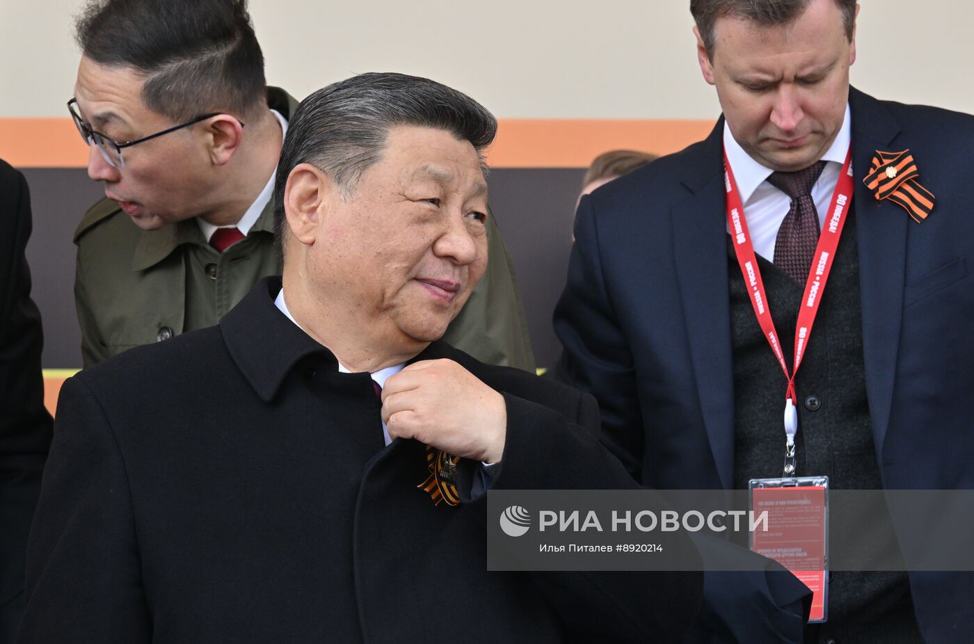 Президент РФ В. Путин и иностранные лидеры на военном параде в честь 80-летия Победы