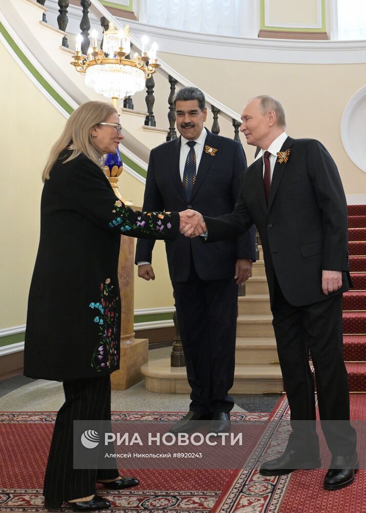 Встреча президента РФ В. Путина и иностранных лидеров