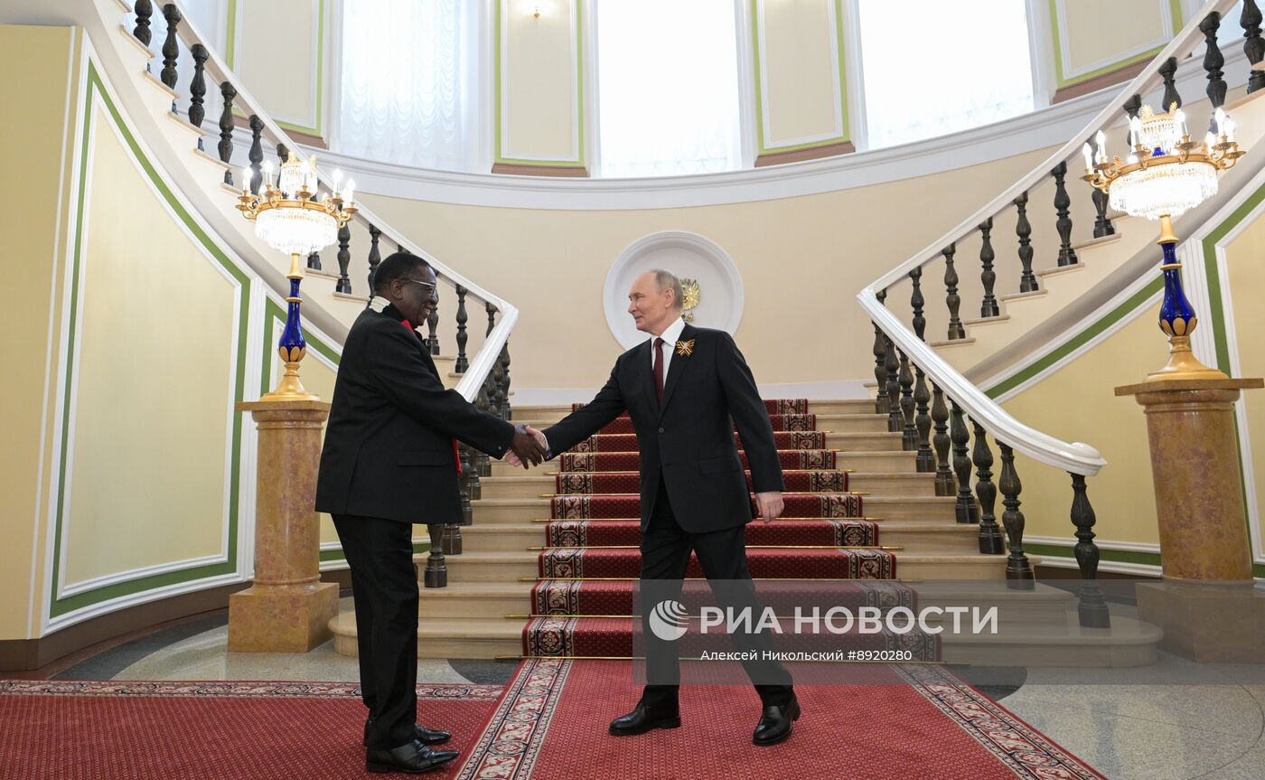 Встреча президента РФ В. Путина и иностранных лидеров