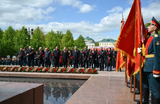 Церемония возложения цветов к Могиле Неизвестного солдата