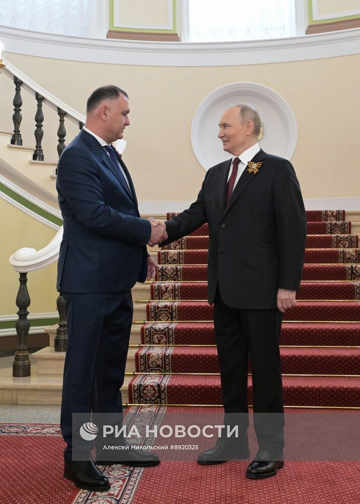 Встреча президента РФ В. Путина и иностранных лидеров