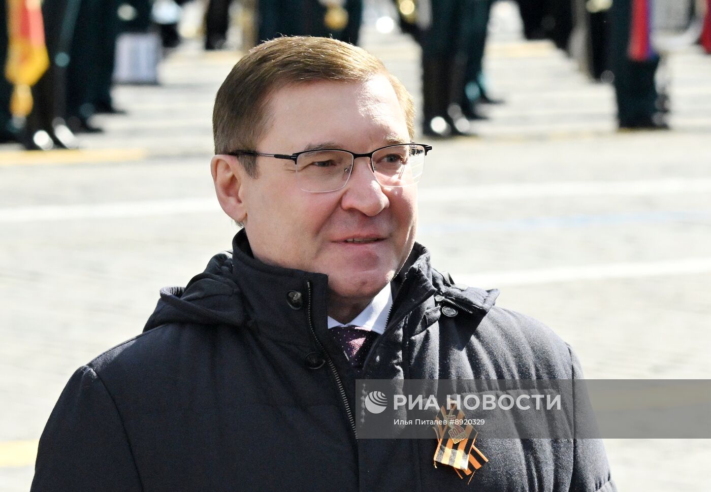 Официальные лица на военном параде в честь 80-летия Победы