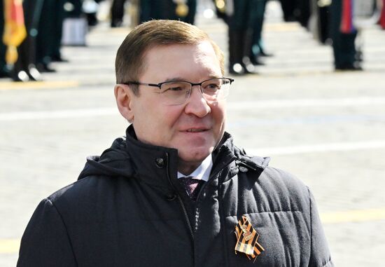 Секретарь Генерального совета партии "Единая Россия", первый заместитель председателя Совета Федерации РФ Владимир Якушев на Красной площади в Москве перед началом военного парада, посвященного 80-летию Победы. 9 мая Россия отмечает 80-летие Победы в Великой Отечественной войне 1941-1945 годов. Место: Россия, Москва. Автор: Илья Питалев/РИА Новости. Официальные лица на военном параде в честь 80-летия Победы