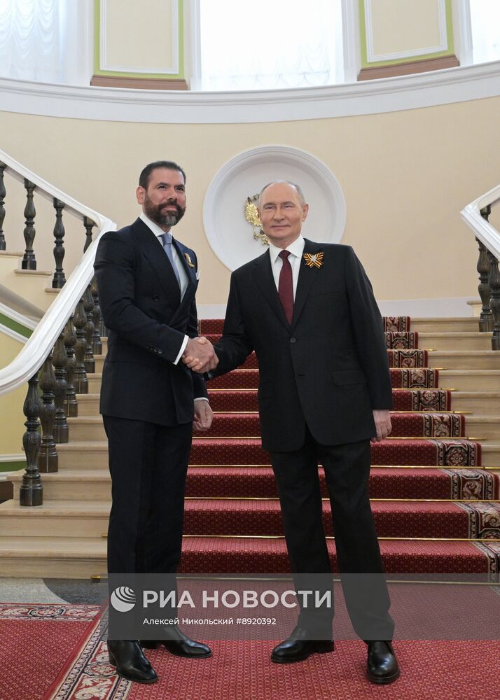 Встреча президента РФ В. Путина и иностранных лидеров