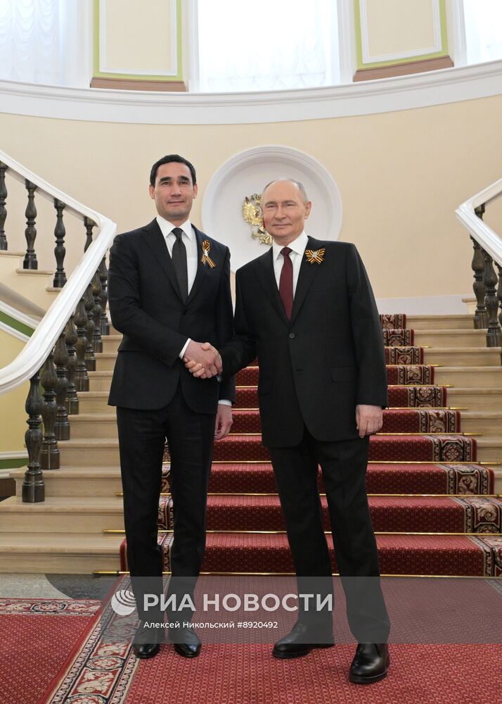 Встреча президента РФ В. Путина и иностранных лидеров