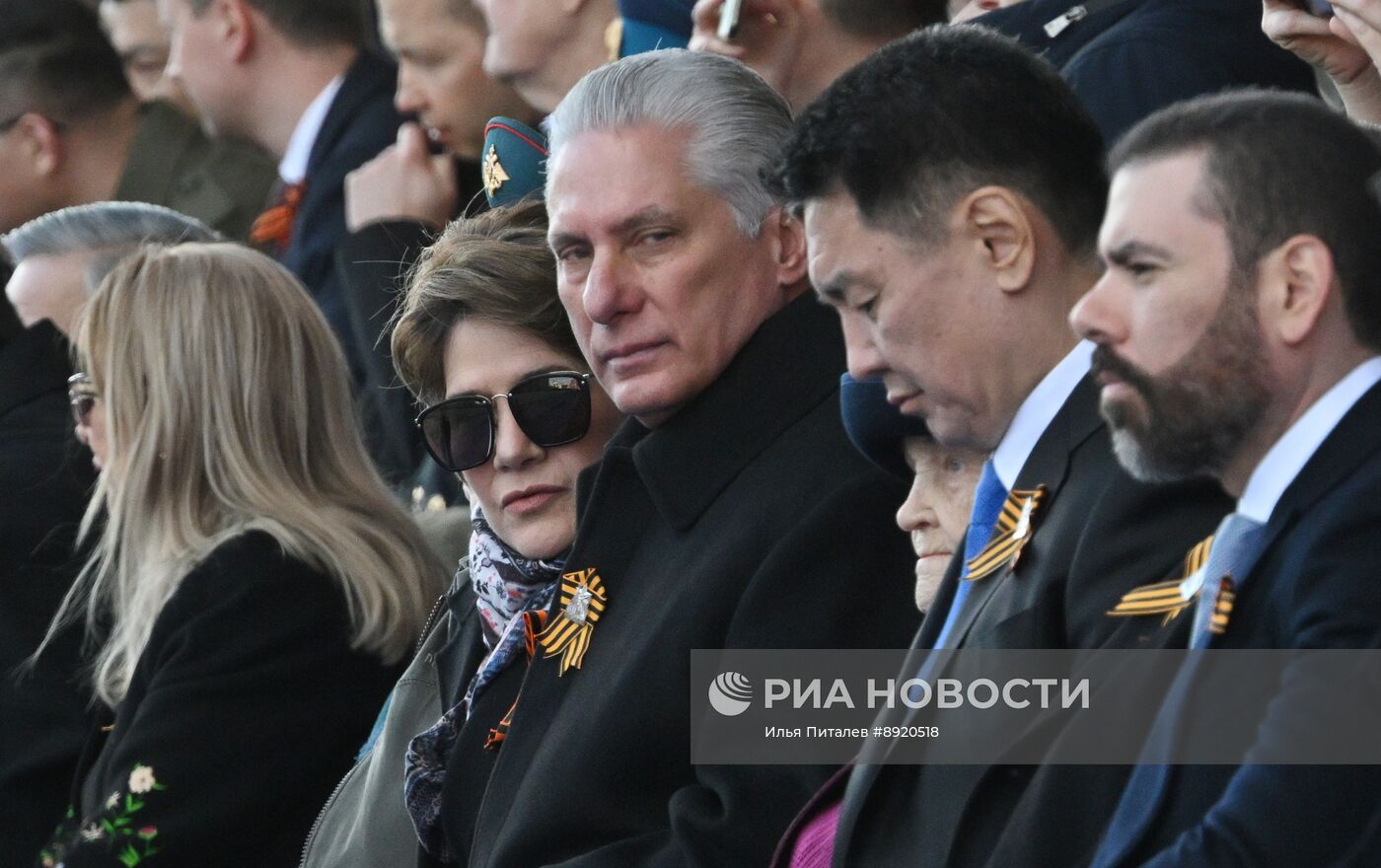 Президент РФ В. Путин и иностранные лидеры на военном параде в честь 80-летия Победы