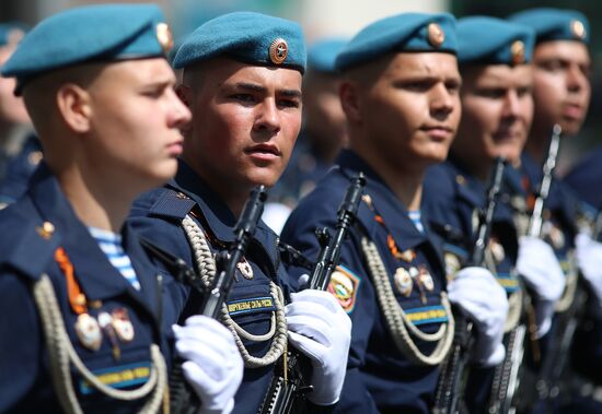 Город-герой Новороссийск. Военный парад, посвященный 80-летию Победы