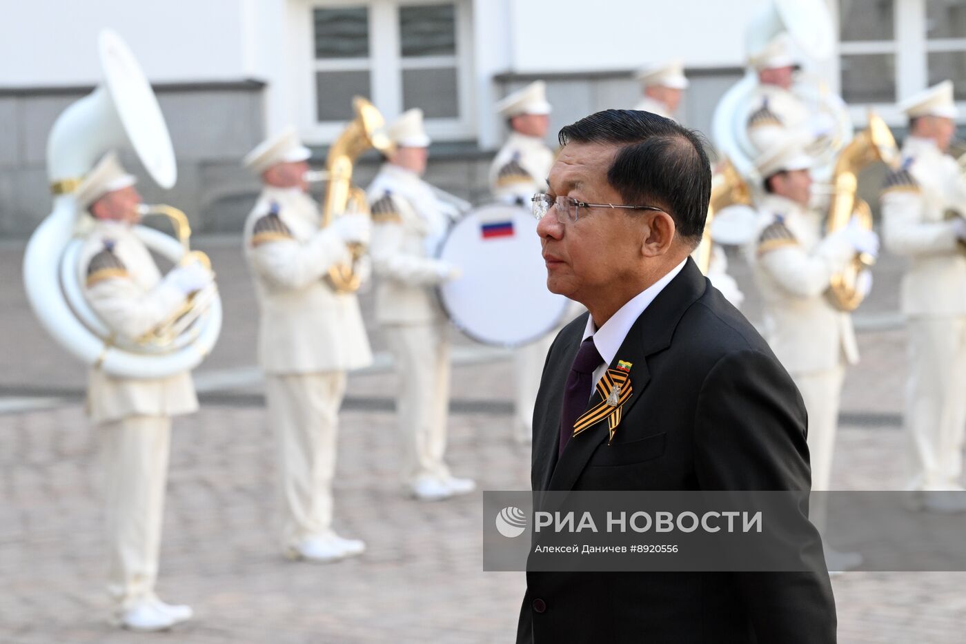 Встреча президента РФ В. Путина и иностранных лидеров