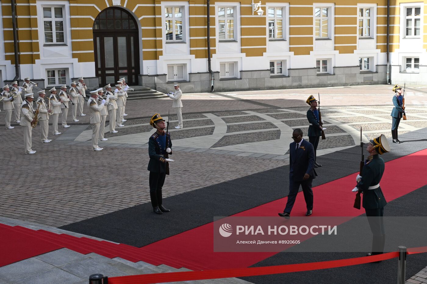 Встреча президента РФ В. Путина и иностранных лидеров