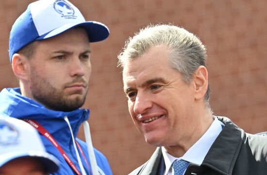 Председатель ЛДПР, председатель комитета Государственной Думы РФ по международным делам Леонид Слуцкий на Красной площади в Москве на военном параде, посвященном 80-летию Победы. 9 мая Россия отмечает 80-летие Победы в Великой Отечественной войне 1941-1945 годов. Место: Россия, Москва. Автор: Илья Питалев/РИА Новости. Официальные лица на военном параде в честь 80-летия Победы