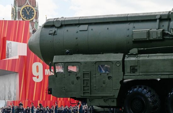 Автономная пусковая установка ПГРК "Ярс" на Красной площади в Москве на военном параде, посвященном 80-летию Победы в Великой Отечественной войне. Место: Россия, Москва. Автор: Пелагия Тихонова/РИА Новости. Москва. Военный парад, посвященный 80-летию Победы в Великой Отечественной войне