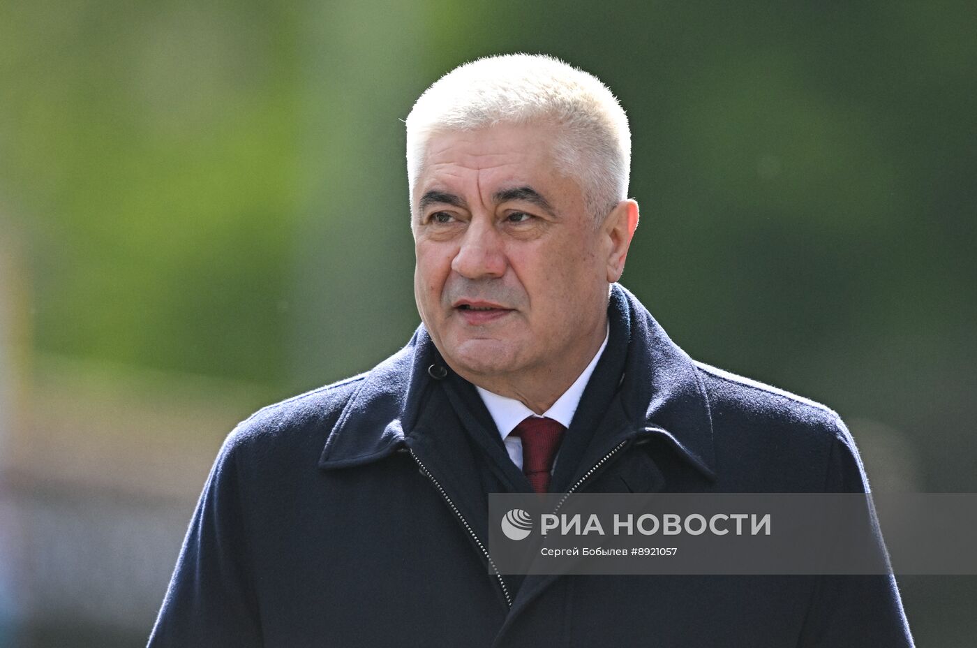 Официальные лица на военном параде в честь 80-летия Победы