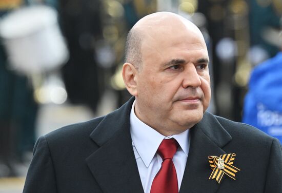 Председатель правительства РФ Михаил Мишустин на Красной площади в Москве перед началом военного парада, посвященного 80-летию Победы. 9 мая Россия отмечает 80-летие Победы в Великой Отечественной войне 1941-1945 годов. Место: Россия, Москва. Автор: Илья Питалев/РИА Новости. Официальные лица на военном параде в честь 80-летия Победы