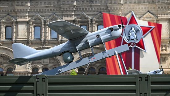 БПЛА "Орлан" в кузове КамАЗа на Красной площади в Москве на военном параде, посвященном 80-летию Победы в Великой Отечественной войне. Место: Россия, Москва. Автор: Сергей Бобылев/РИА Новости. Москва. Военный парад, посвященный 80-летию Победы в Великой Отечественной войне