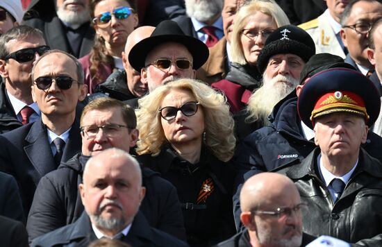 Заместитель председателя правительства РФ Татьяна Голикова на Красной площади в Москве на военном параде, посвященном 80-летию Победы. 9 мая Россия отмечает 80-летие Победы в Великой Отечественной войне 1941-1945 годов. Место: Россия, Москва. Автор: Илья Питалев/РИА Новости. Официальные лица на военном параде в честь 80-летия Победы